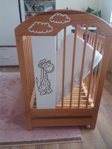 Disined wooden cot - , bed