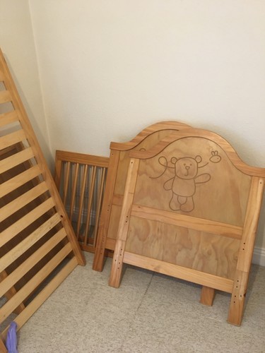 Preloved sturdy clean - clean, pine